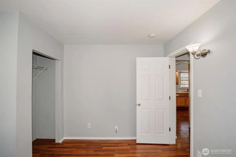 Property photo for 2218 Summit Avenue, Everett photo 15