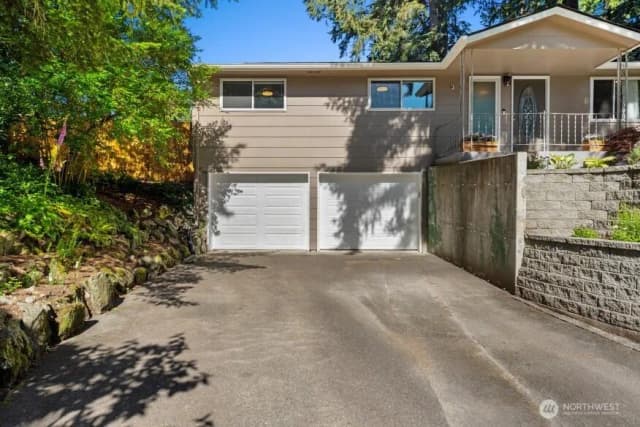 Property photo for 8130 69th Avenue Sw, Lakewood photo 2