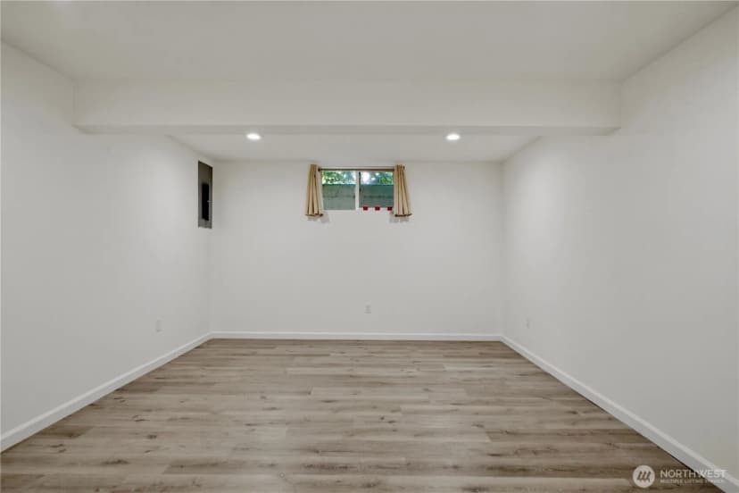 Property photo for 1608 151st Avenue Se, Bellevue photo 19