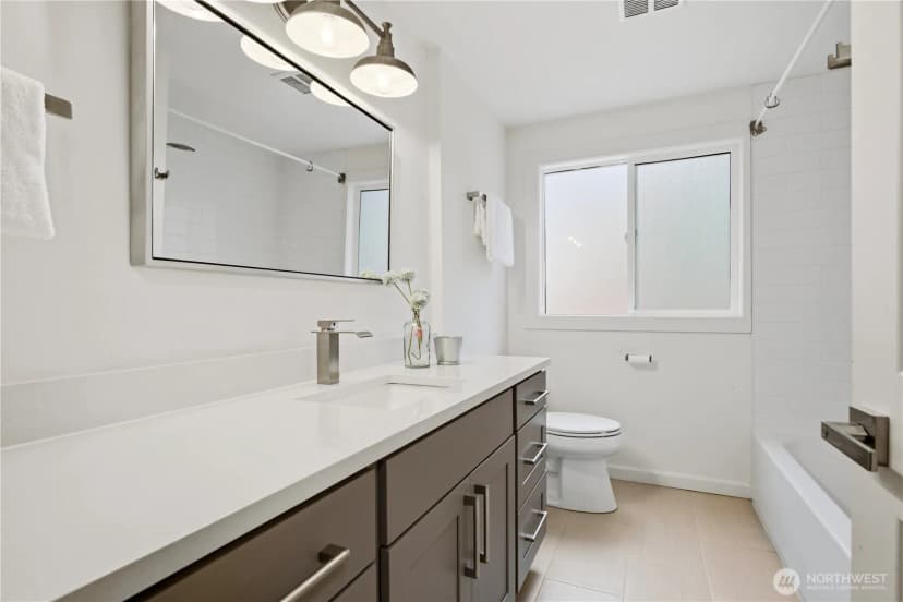 Property photo for 1608 151st Avenue Se, Bellevue photo 15