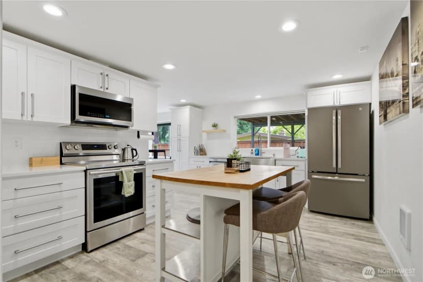 Property photo for 1608 151st Avenue Se, Bellevue photo 22