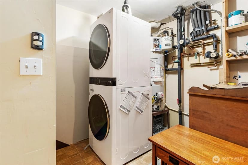 Property photo for 2400 W Boston Street, Seattle photo 26