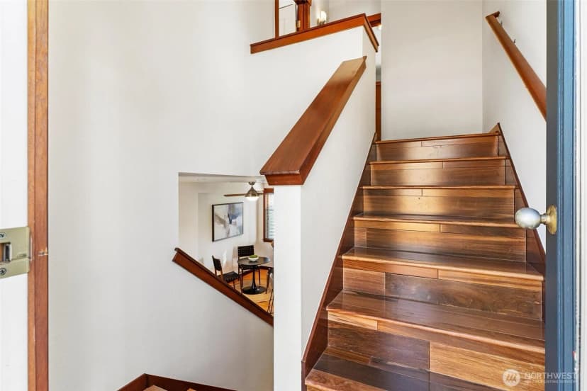 Property photo for 2400 W Boston Street, Seattle photo 16