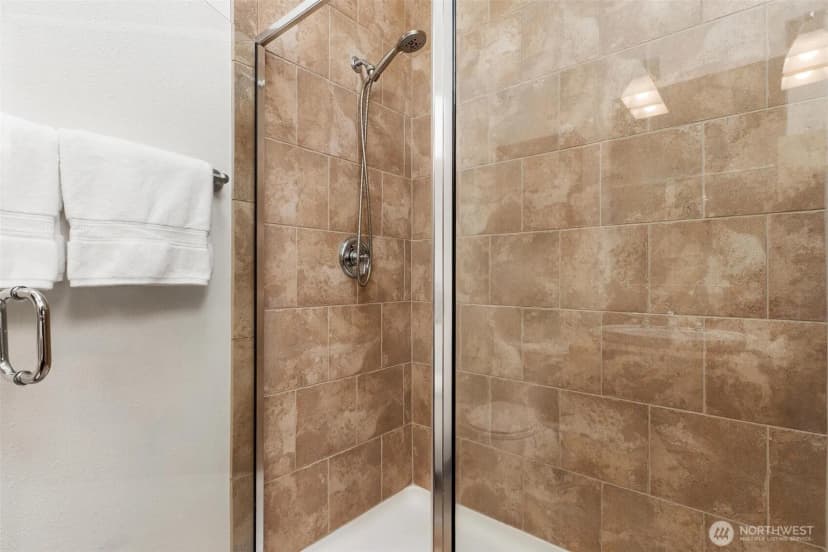 Property photo for 2400 W Boston Street, Seattle photo 22