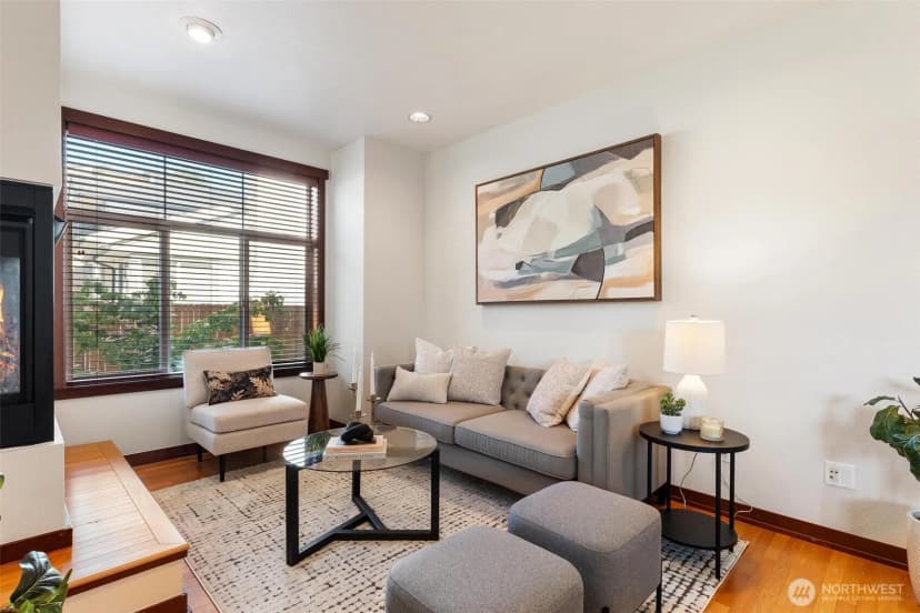 Property photo for 2400 W Boston Street, Seattle photo 6