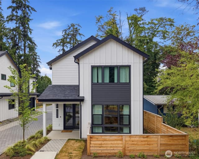 Property photo for 12426 Ne 90th Street, Kirkland