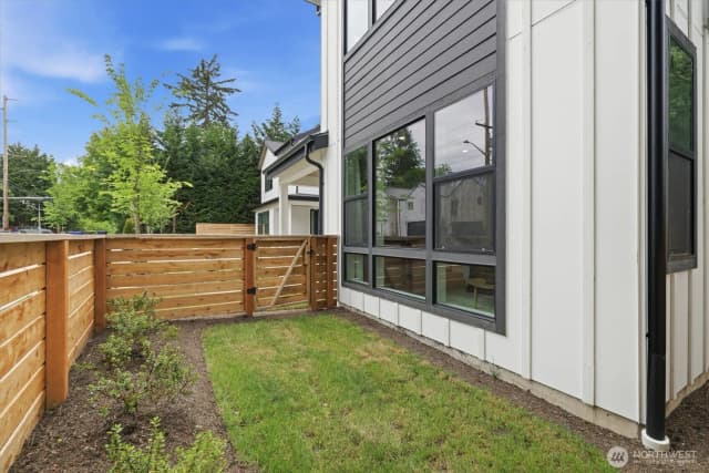 Property photo for 12426 Ne 90th Street, Kirkland photo 4