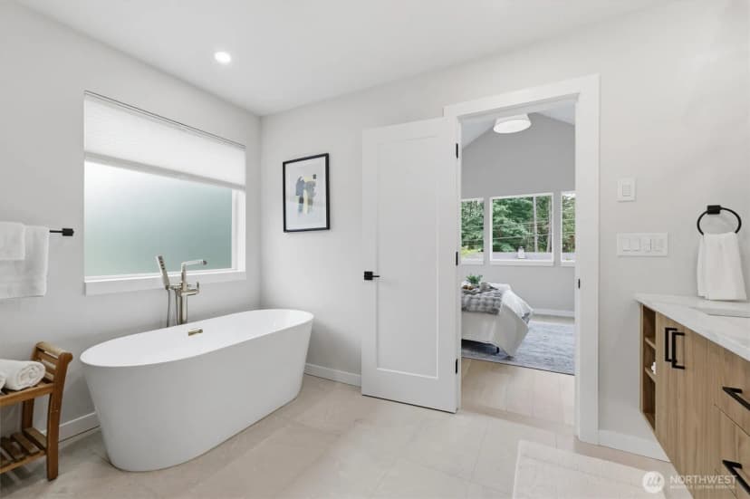 Property photo for 12426 Ne 90th Street, Kirkland photo 22