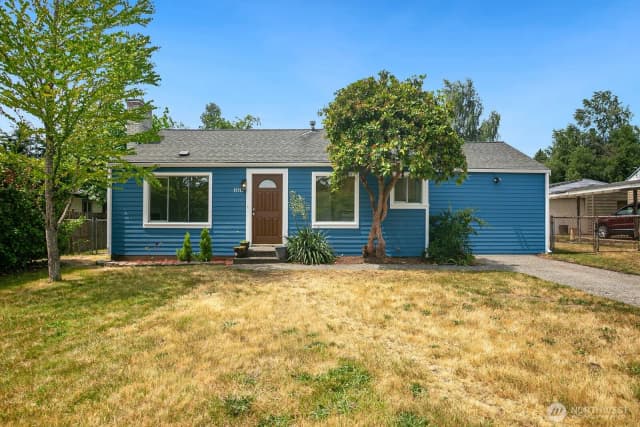 Property photo for 15513 8th Avenue Ne, Shoreline photo 2