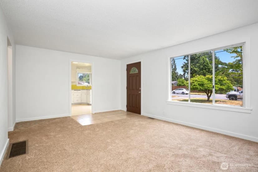 Property photo for 15513 8th Avenue Ne, Shoreline photo 3