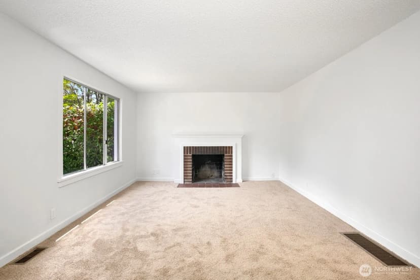 Property photo for 15513 8th Avenue Ne, Shoreline photo 6