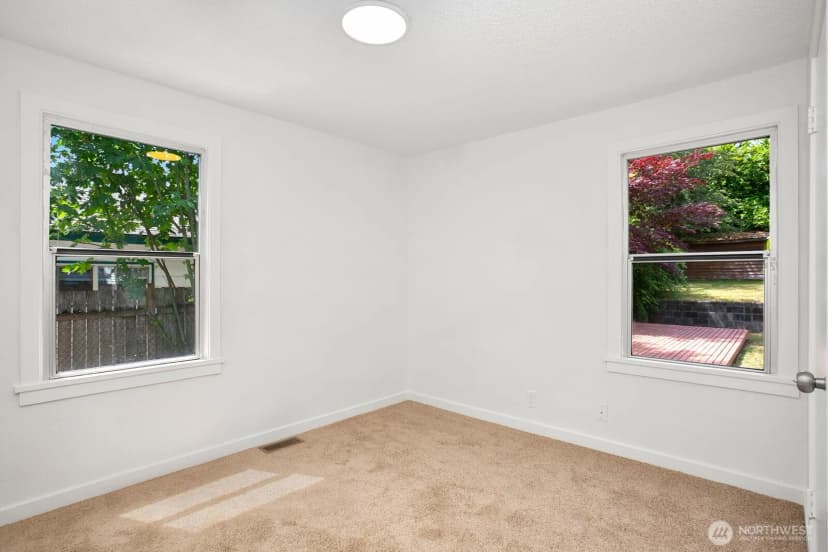 Property photo for 15513 8th Avenue Ne, Shoreline photo 14