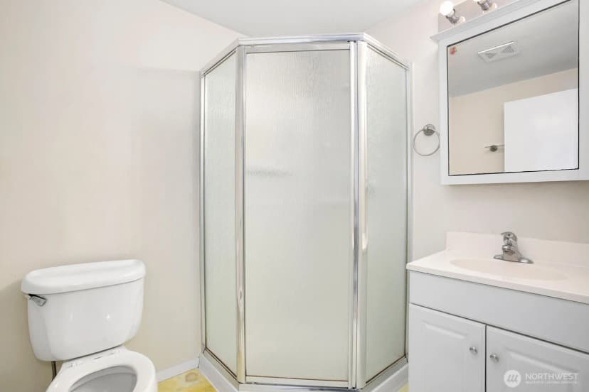 Property photo for 15513 8th Avenue Ne, Shoreline photo 23