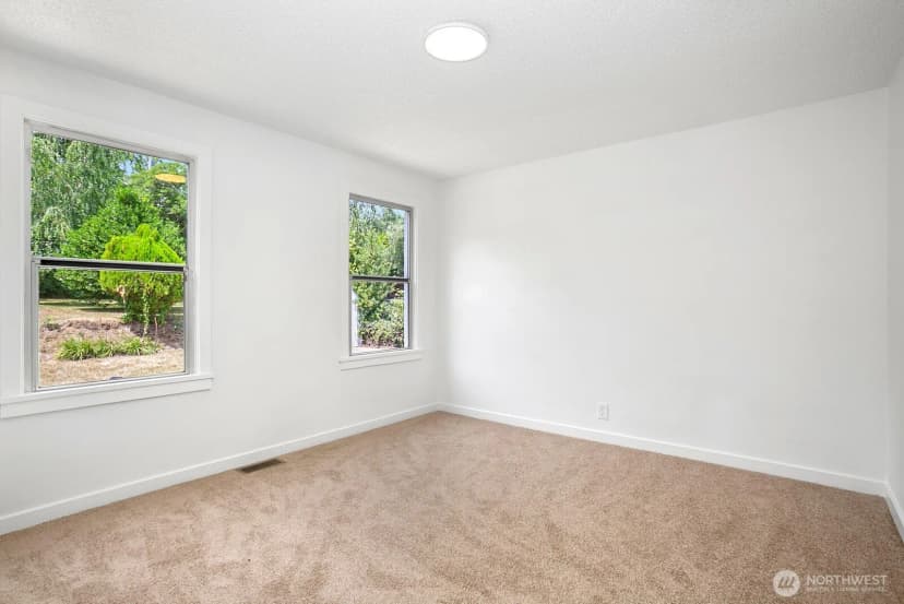 Property photo for 15513 8th Avenue Ne, Shoreline photo 16