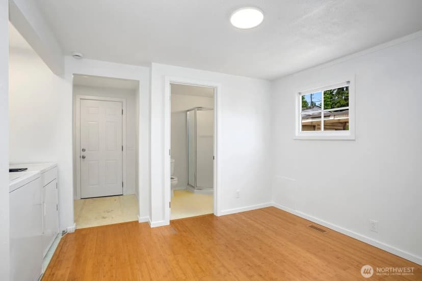 Property photo for 15513 8th Avenue Ne, Shoreline photo 21