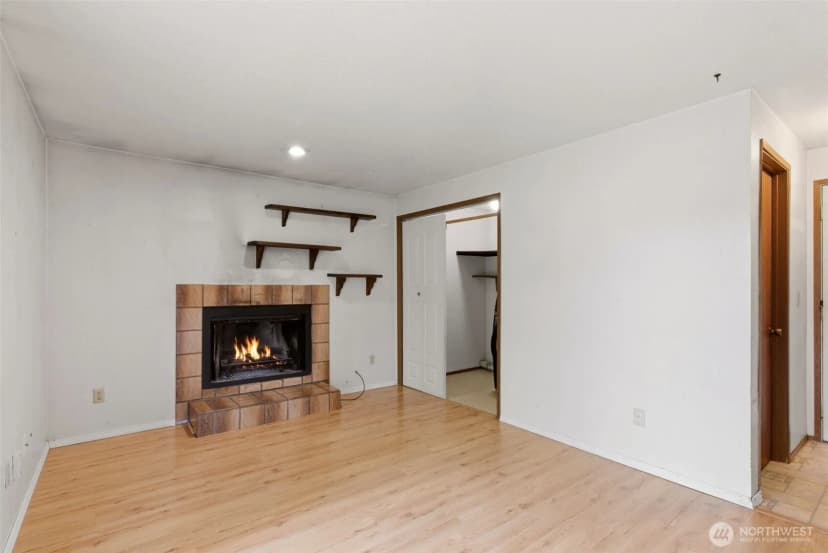 Property photo for 25248 111th Avenue Se, Kent photo 17