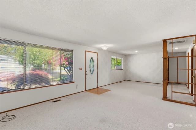 Property photo for 25248 111th Avenue Se, Kent photo 5