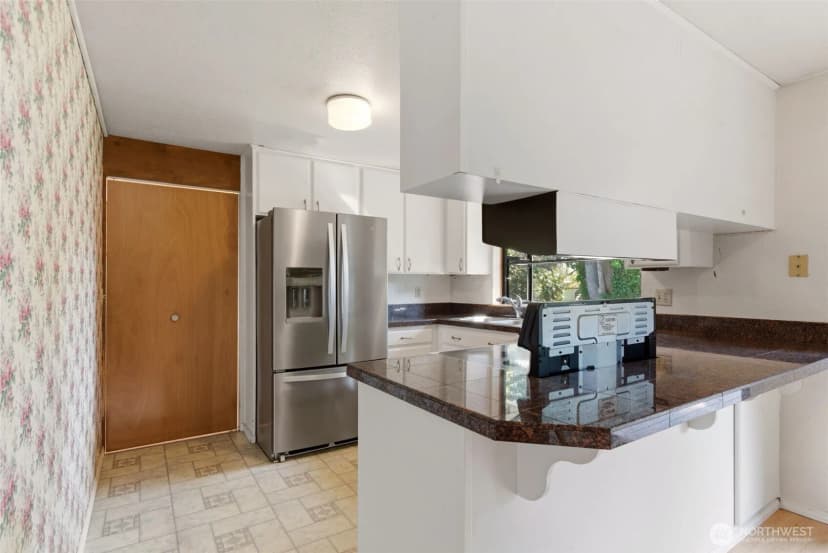 Property photo for 25248 111th Avenue Se, Kent photo 11