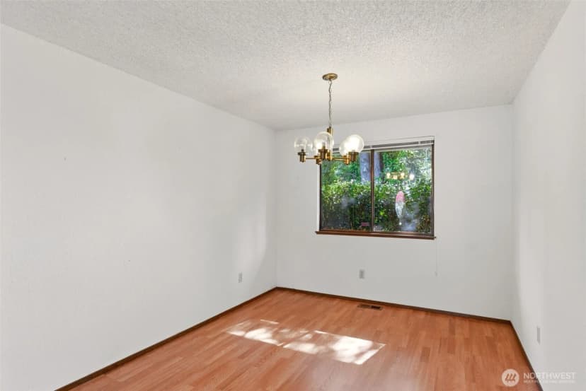 Property photo for 25248 111th Avenue Se, Kent photo 10