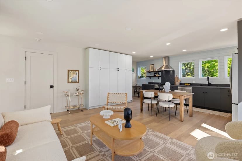 Property photo for 909 32nd Avenue S #c, Seattle photo 17