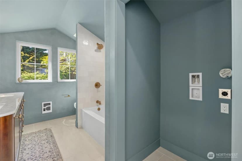 Property photo for 909 32nd Avenue S #c, Seattle photo 30