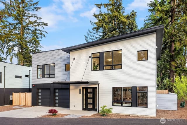 Property photo for 16344 Linden Avenue N, Shoreline photo 2
