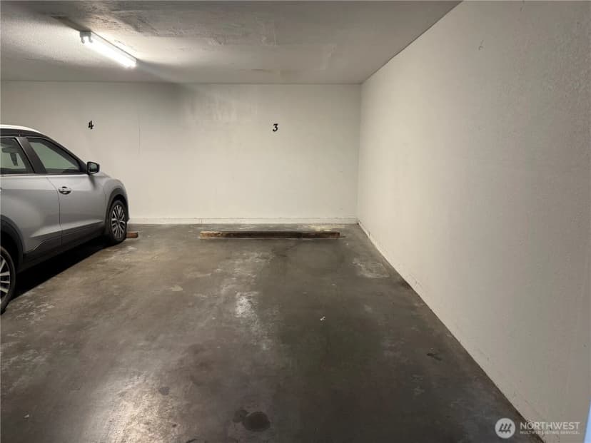 Property photo for 555 N 105th Street, Seattle photo 20