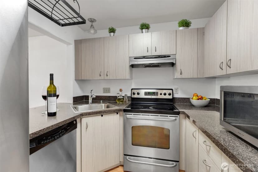 Property photo for 5300 Harbour Pointe Boulevard #310f, Mukilteo photo 8