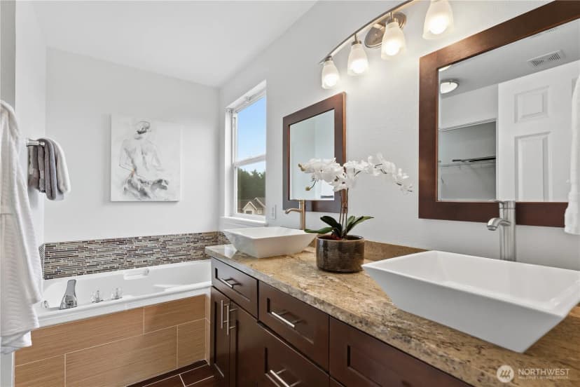 Property photo for 18 167th Place Sw, Bothell photo 23
