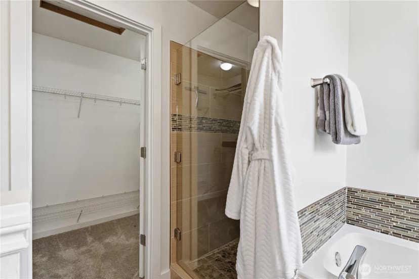 Property photo for 18 167th Place Sw, Bothell photo 24