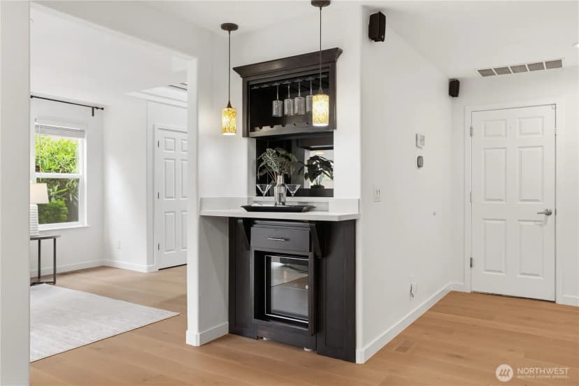 Property photo for 18 167th Place Sw, Bothell photo 11