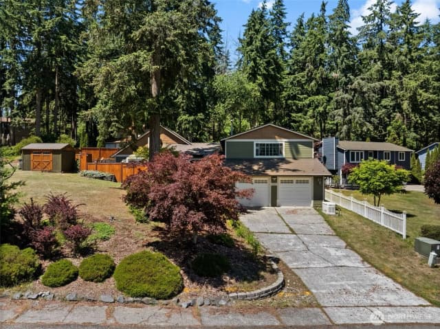 Property photo for 3963 Fischer Park Avenue Ne, Bremerton