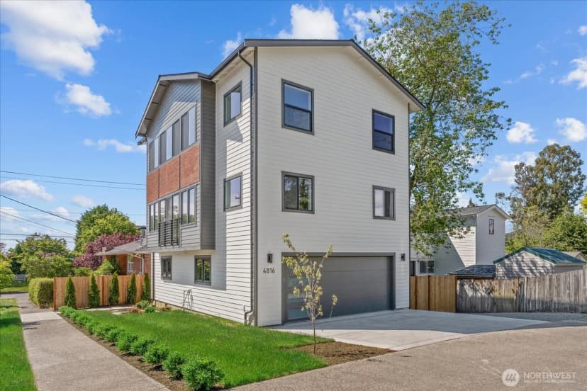 Property photo for 4816 Sw Findlay Street, Seattle photo 2