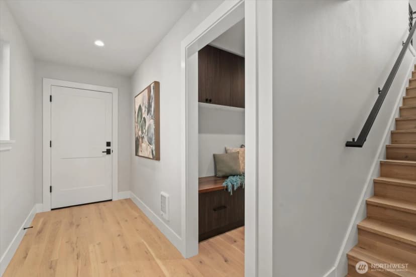 Property photo for 4816 Sw Findlay Street, Seattle photo 8