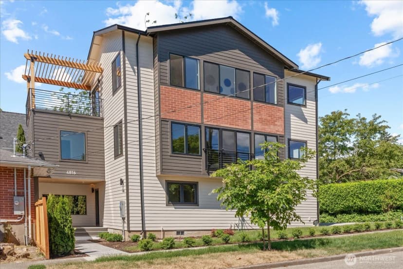 Property photo for 4816 Sw Findlay Street, Seattle photo 4