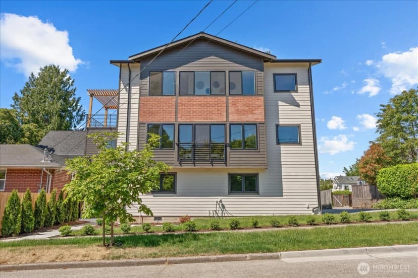Property photo for 4816 Sw Findlay Street, Seattle photo 3
