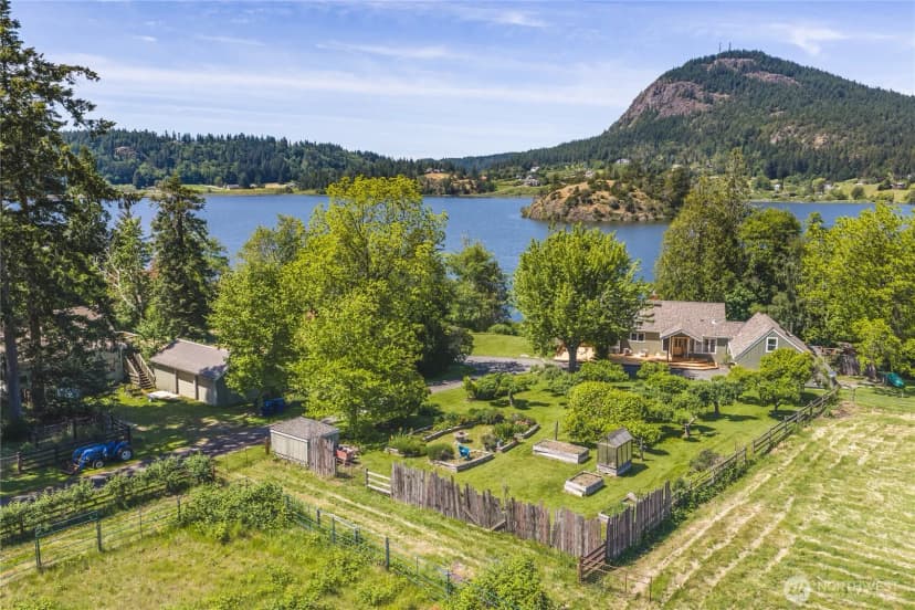 Property photo for 6067 S Campbell Lake Road, Anacortes photo 8