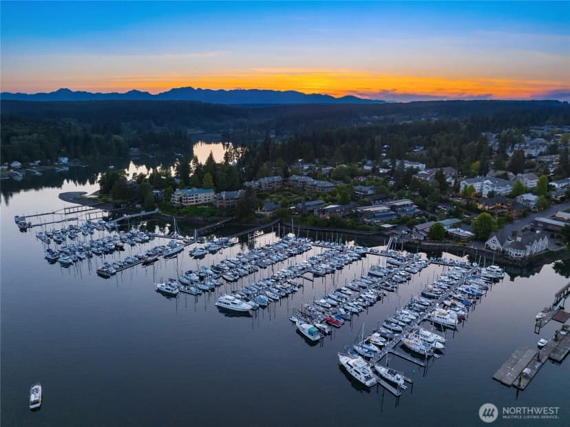 Property photo for 141 Parfitt Way Sw ##a6, Bainbridge Island photo 28