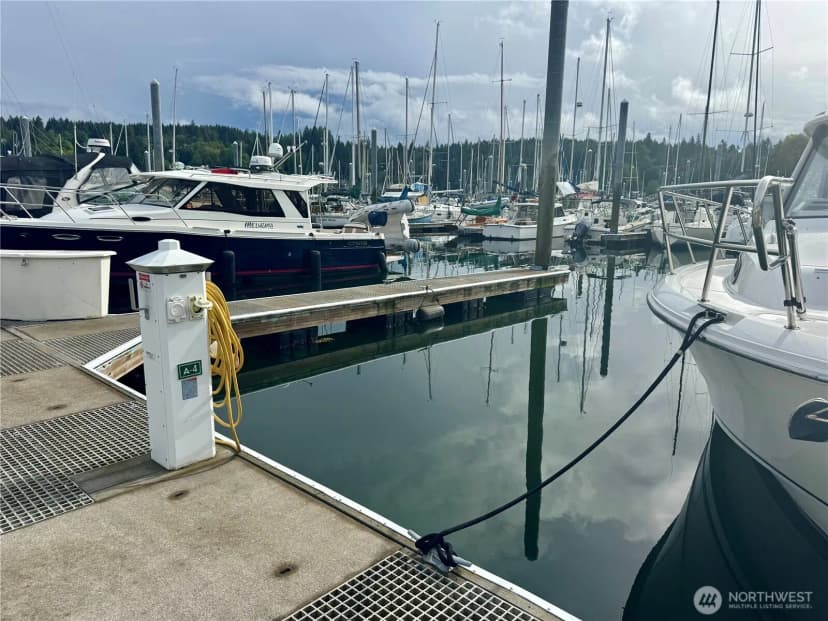 Property photo for 141 Parfitt Way Sw ##a6, Bainbridge Island photo 24