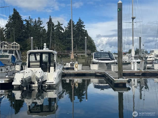 Property photo for 141 Parfitt Way Sw ##a6, Bainbridge Island photo 2