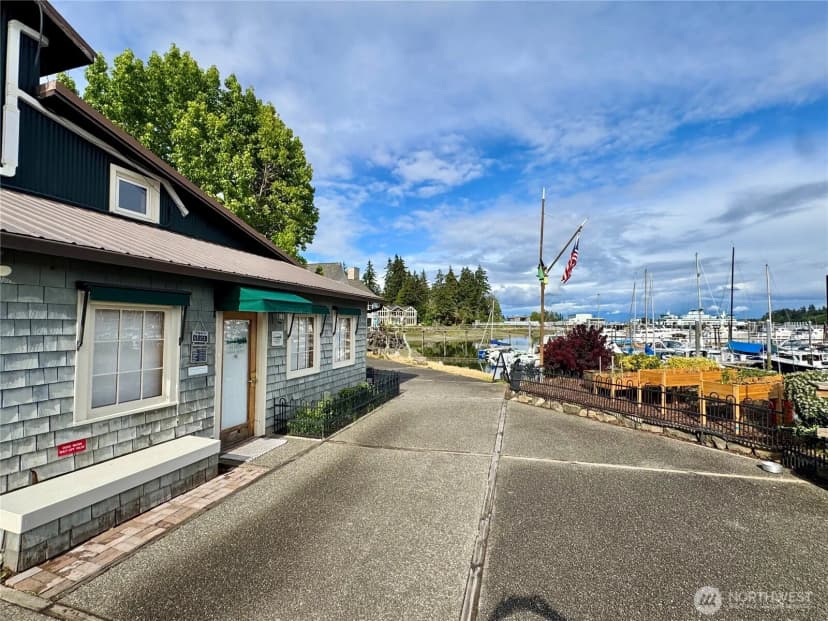 Property photo for 141 Parfitt Way Sw ##a6, Bainbridge Island photo 6