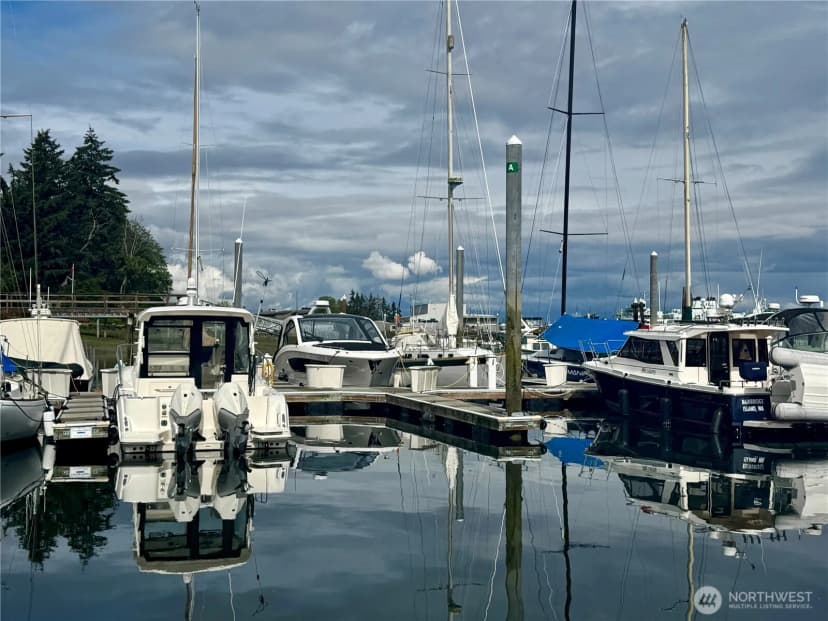 Property photo for 141 Parfitt Way Sw ##a6, Bainbridge Island photo 23