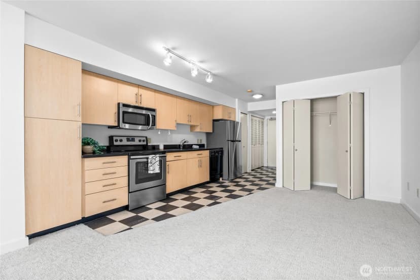 Property photo for 1100 106th Avenue Ne #609, Bellevue photo 6