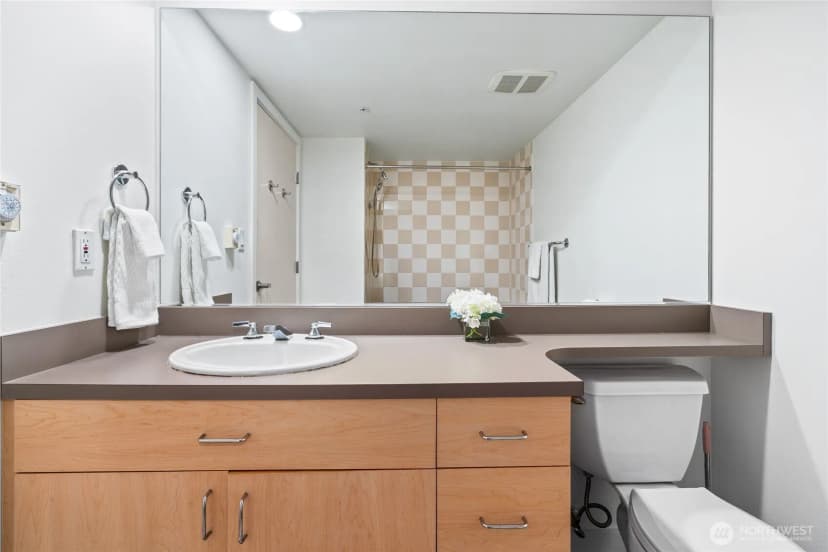 Property photo for 1100 106th Avenue Ne #609, Bellevue photo 9