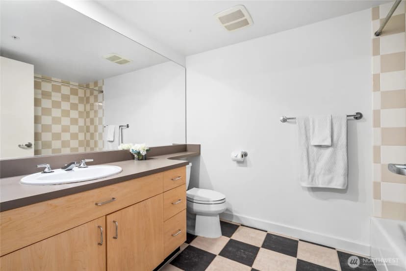 Property photo for 1100 106th Avenue Ne #609, Bellevue photo 8