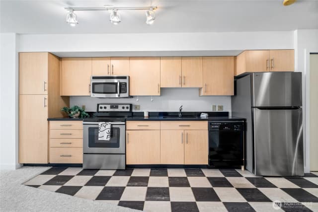 Property photo for 1100 106th Avenue Ne #609, Bellevue photo 5