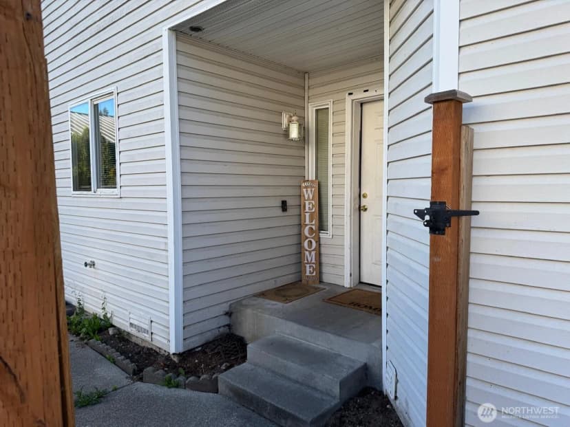 Property photo for 10431 19th Avenue Se #a & B, Everett photo 2