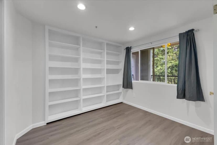 Property photo for 823 N 161st Place #405, Shoreline photo 15