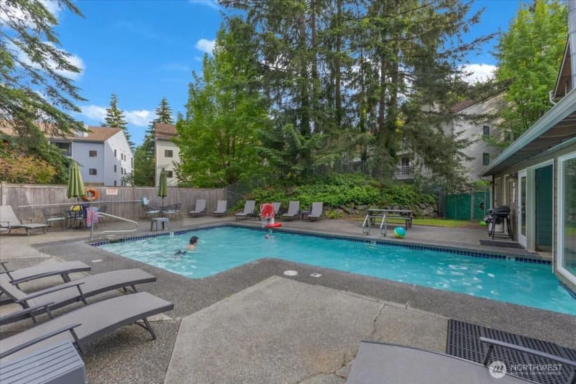 Property photo for 823 N 161st Place #405, Shoreline photo 24
