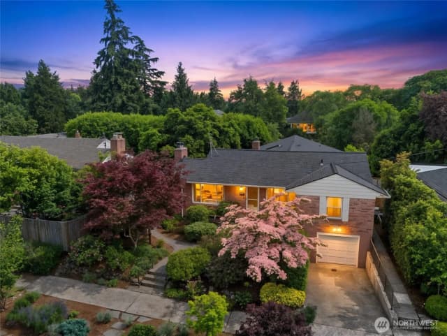 Property photo for 4015 Ne 58th Street, Seattle